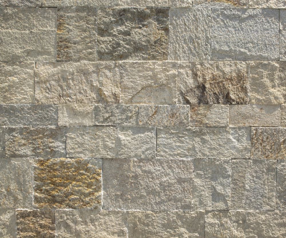 S30-18 Gneis-Schichtmauerwerk grau-braun